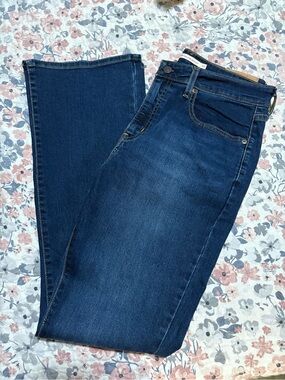 Levis High-Rise Bootcut Jeans